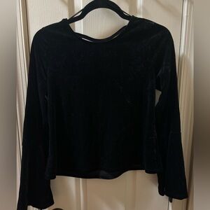 Bell sleeve, low back black velvet top